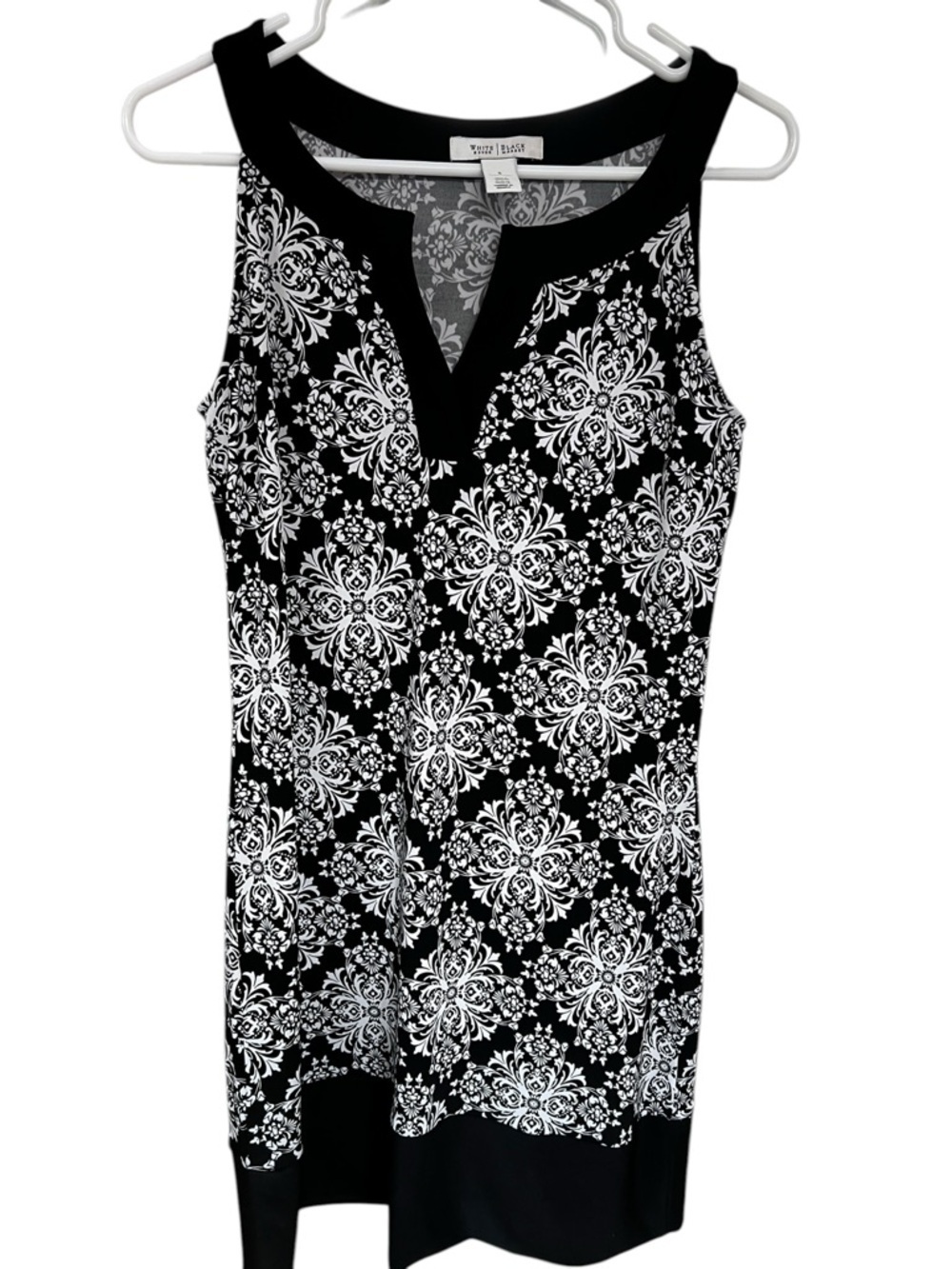 White House Black Market Black and White Printed Sleeveless V-Notch Dress